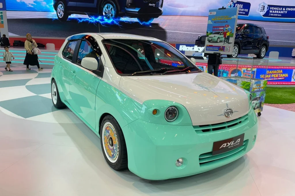 daihatsul ayla hasil modif gofar hilman dan tim di acara GIIAS 2025