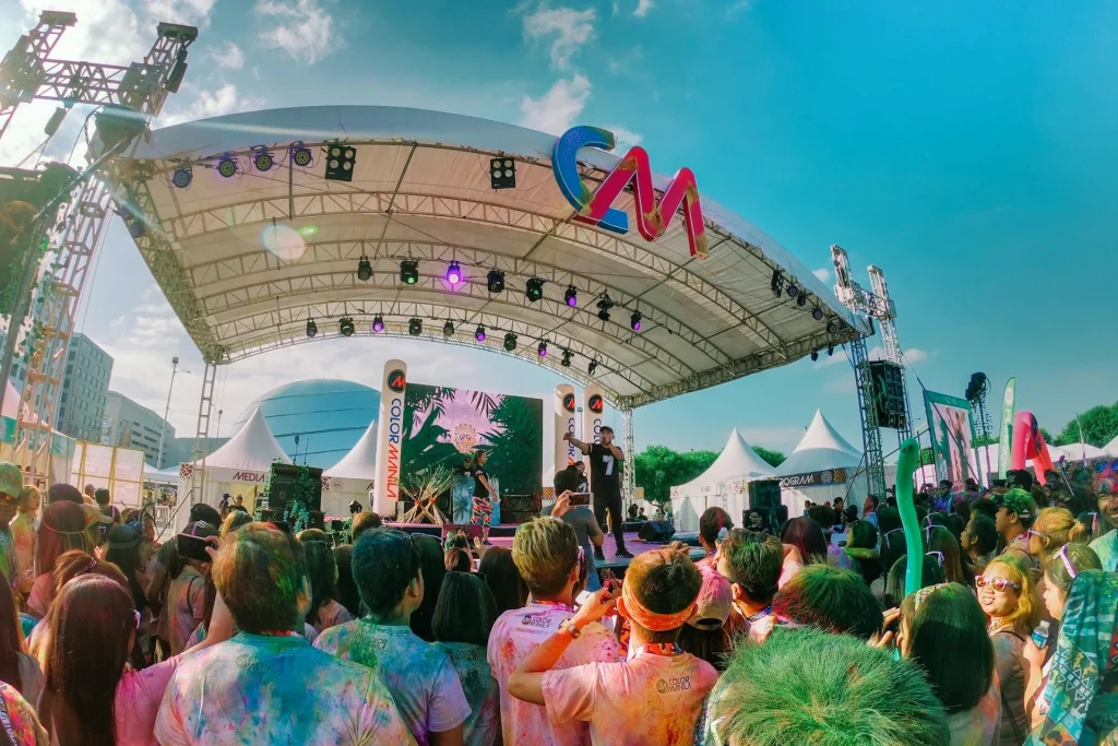 panggung. lighting sebagai salah satu peralatan event outdoor - festival musik