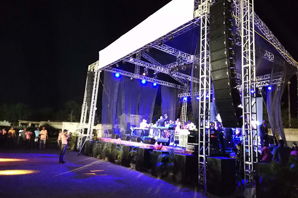 rigging, sound system, lighting untuk event outdoor