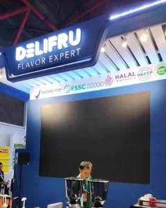 brand Delifru sewa videotron untuk booth di event FHI
