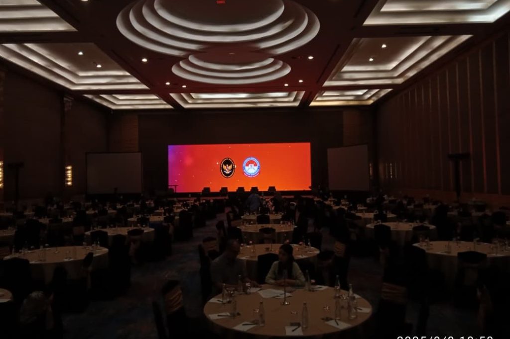 proyek sewa videotron hotel pullman central park