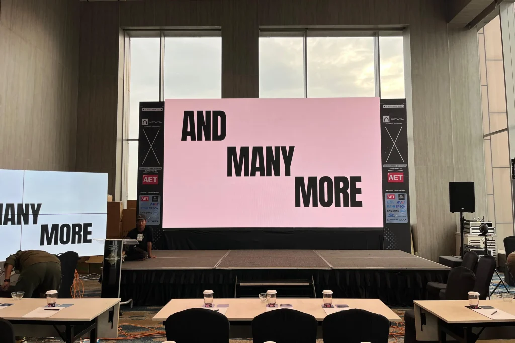 jasa sewa dan bikin backdrop untuk acara meeting, conference indoor